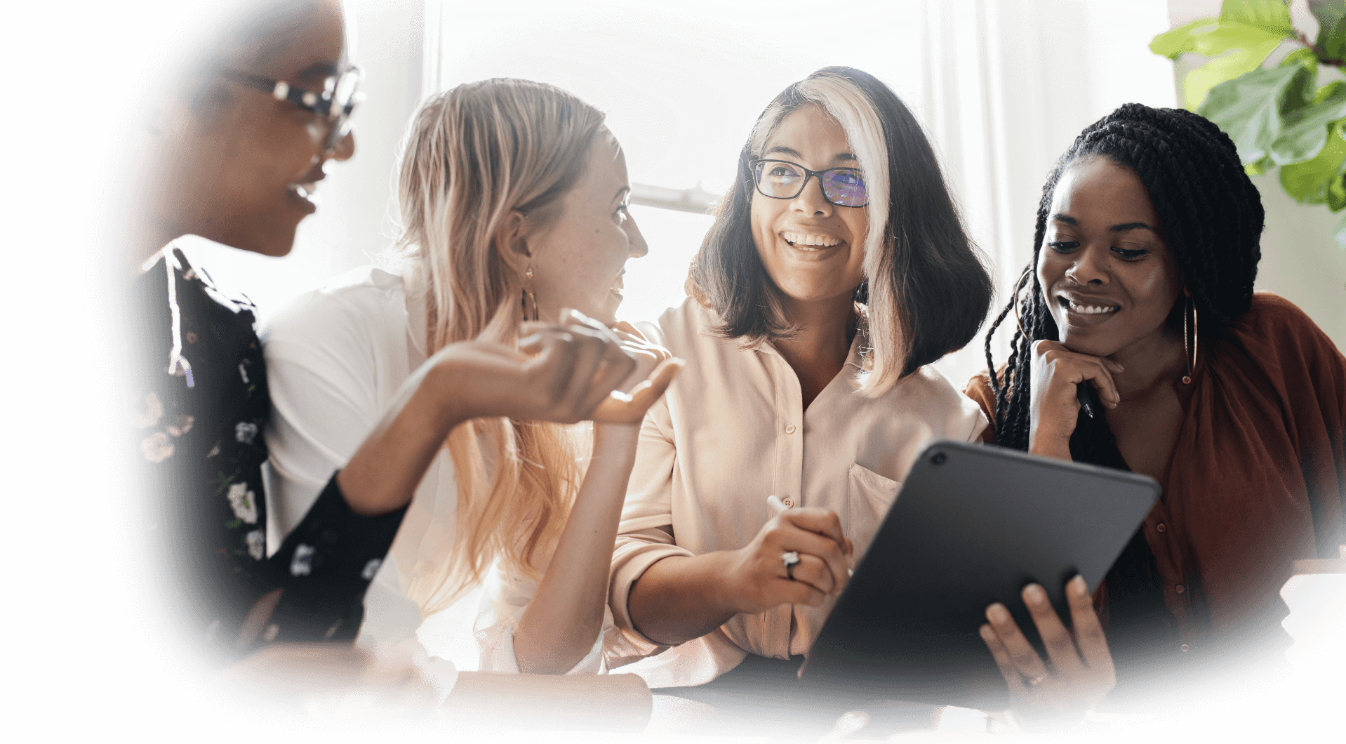 Outsourced Customer Service and Support Solutions Contact Center SaviLinx